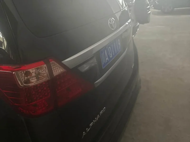 Toyota Alphard — фото 6