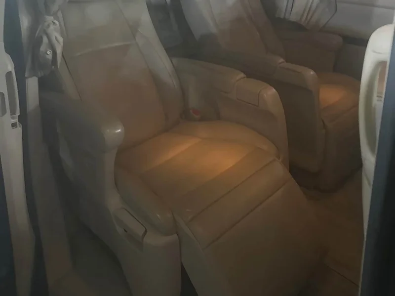 Toyota Alphard — фото 9