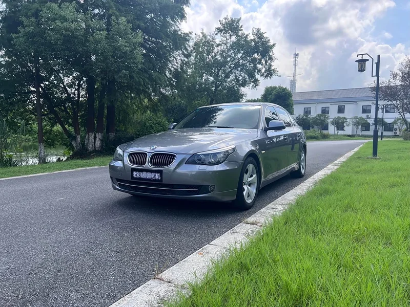 BMW 5-Series — фото 1