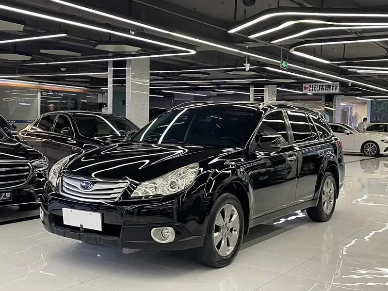 Subaru Outback — фото 1