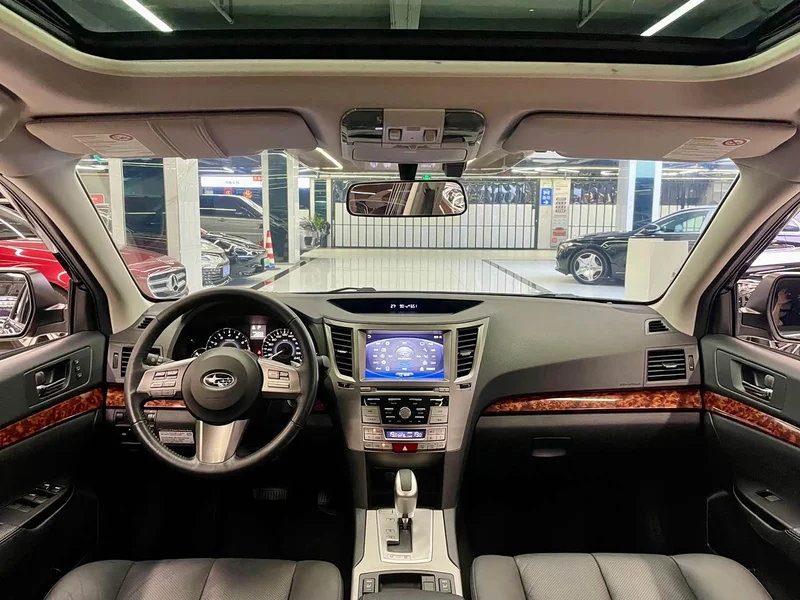 Subaru Outback — фото 4