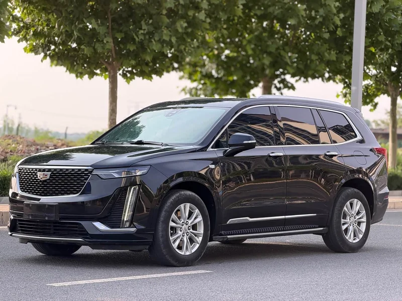 Cadillac XT6 — фото 1
