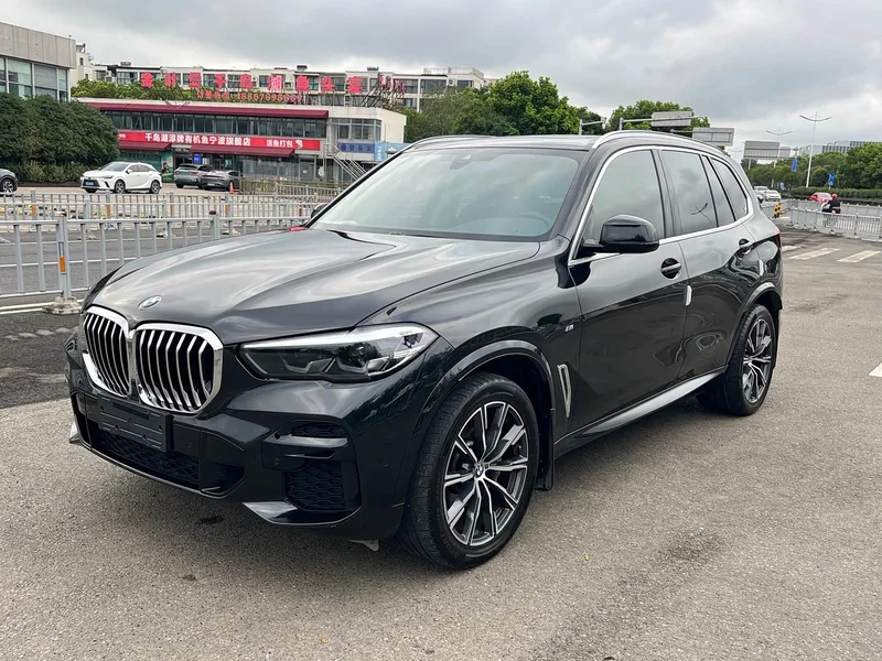 BMW X5 — фото 1