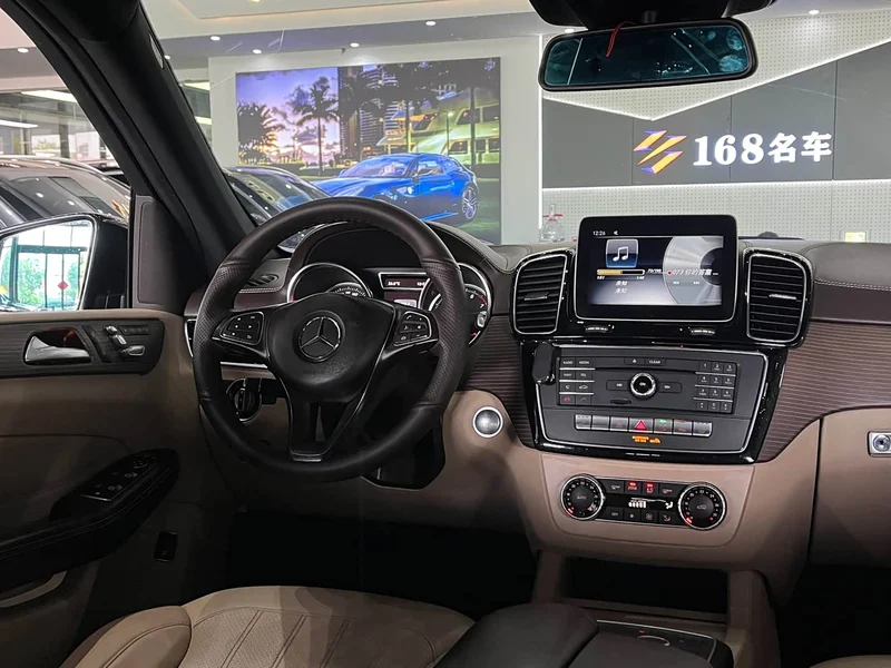 Mercedes-Benz GLE — фото 11