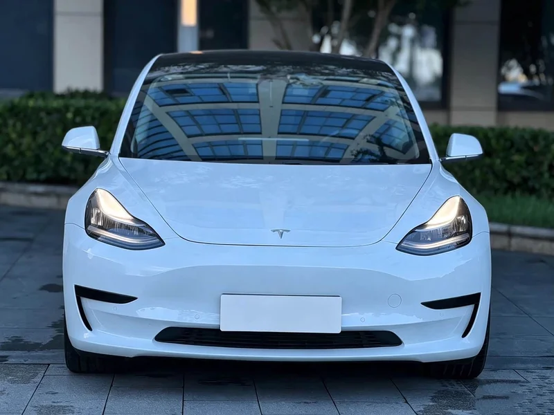 Tesla Model 3 — фото 3