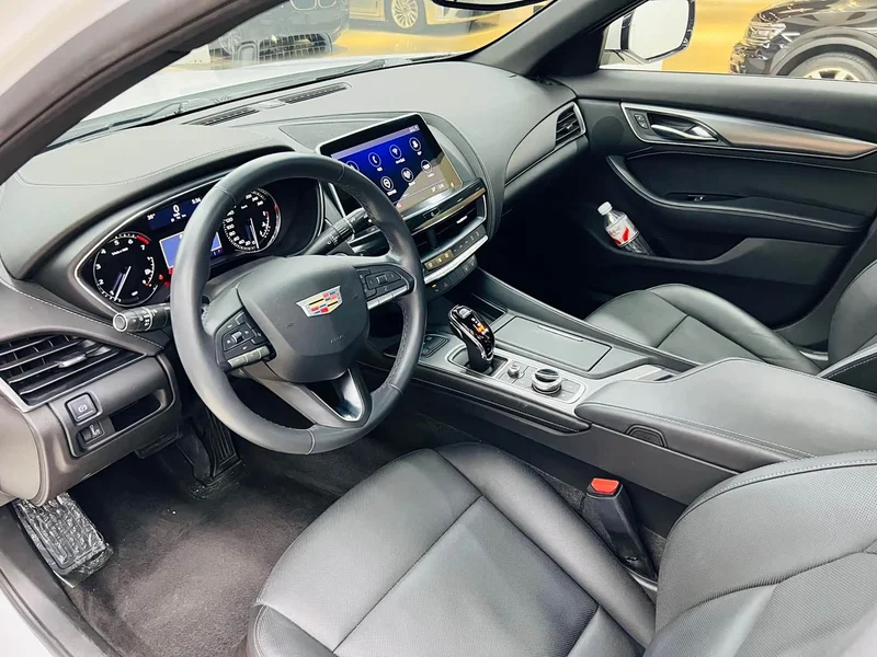 Cadillac CT5 — фото 5