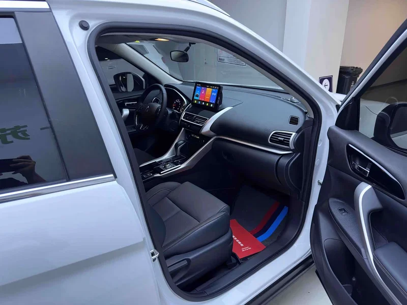 Mitsubishi Eclipse Cross — фото 11