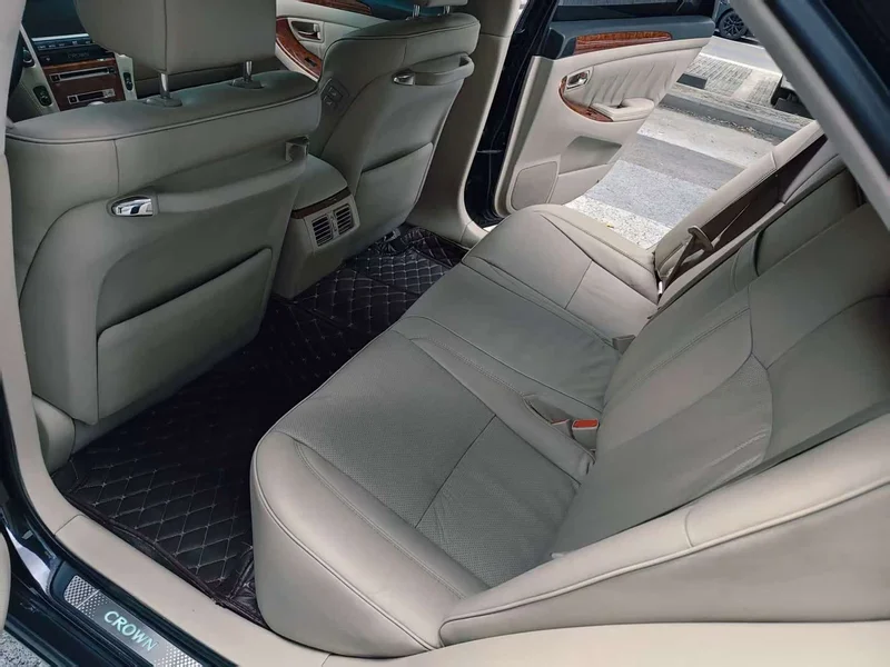 Toyota Crown — фото 8