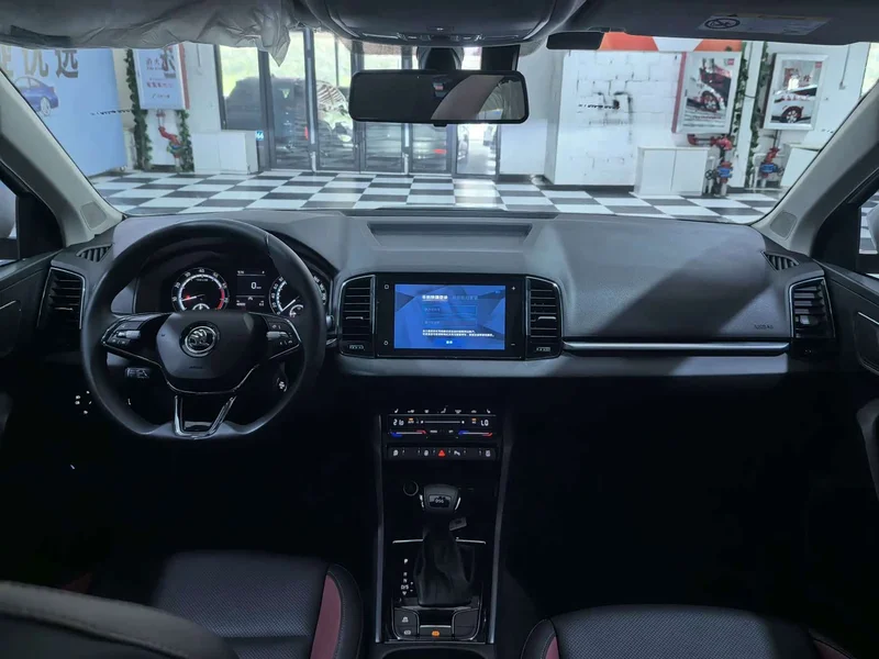 Skoda Karoq — фото 11