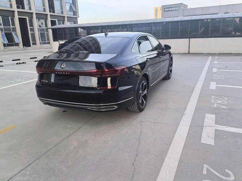 Volkswagen Passat — фото 11