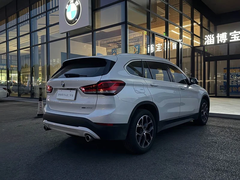 BMW X1 — фото 12