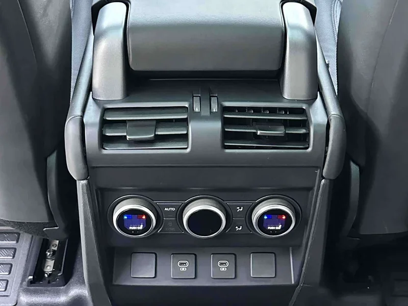 Land Rover Defender — фото 11