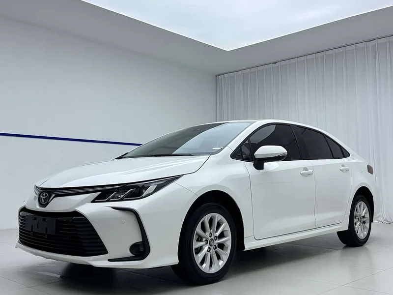 Toyota Corolla — фото 1