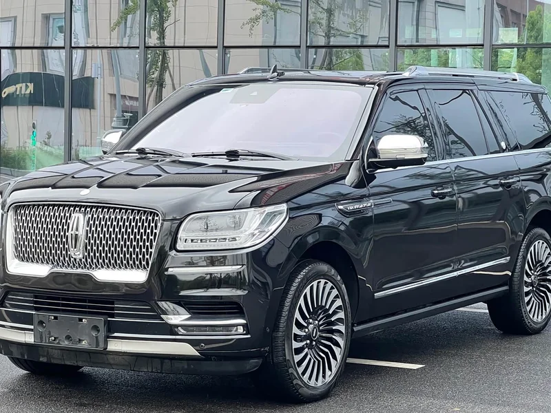 Lincoln Navigator — фото 1