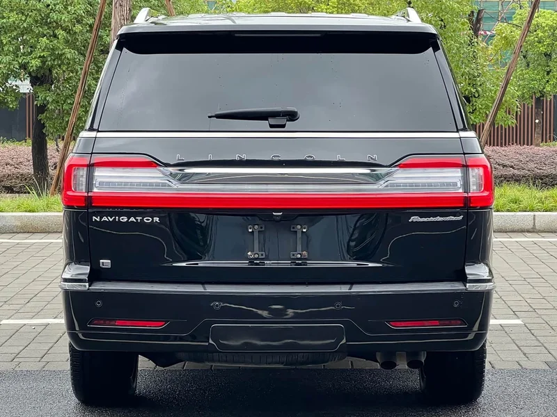 Lincoln Navigator — фото 13