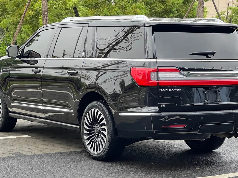 Lincoln Navigator — фото 14