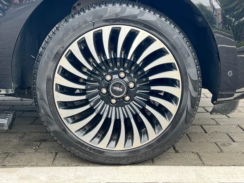 Lincoln Navigator — фото 16