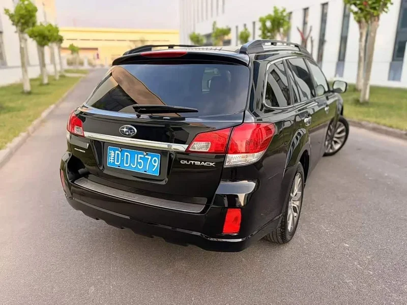 Subaru Outback — фото 4