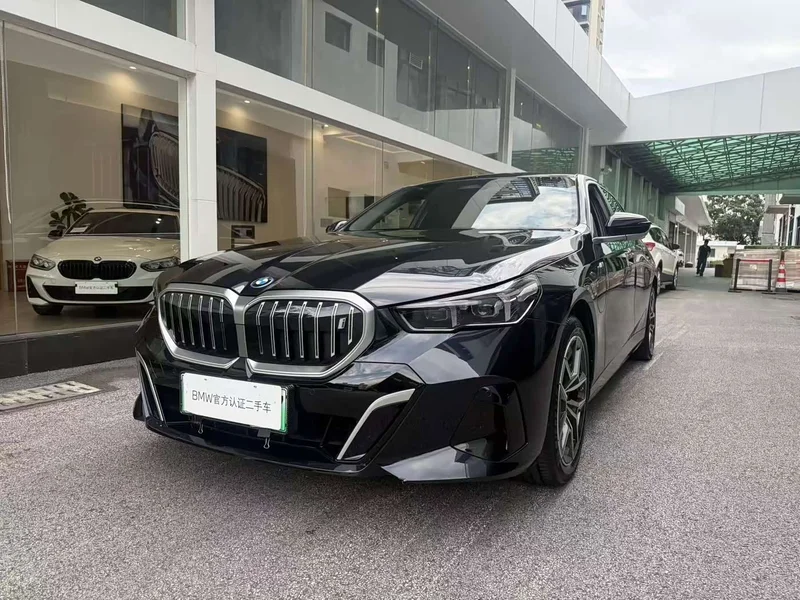 BMW i5 — фото 1