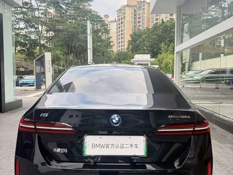 BMW i5 — фото 9