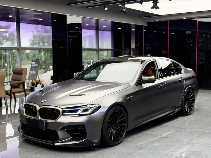 BMW M5 — фото 1