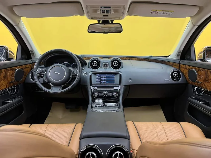 Jaguar XJ — фото 12