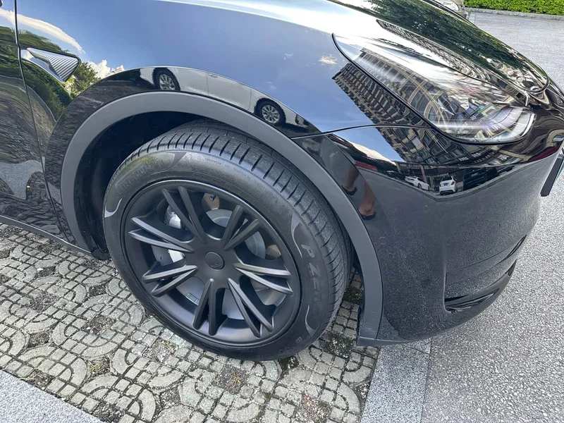 Tesla Model Y — фото 11