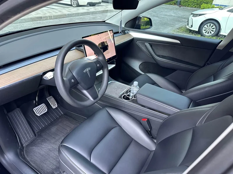 Tesla Model Y — фото 5