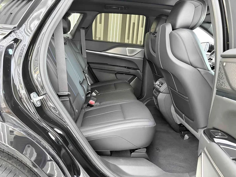 Cadillac XT5 — фото 15