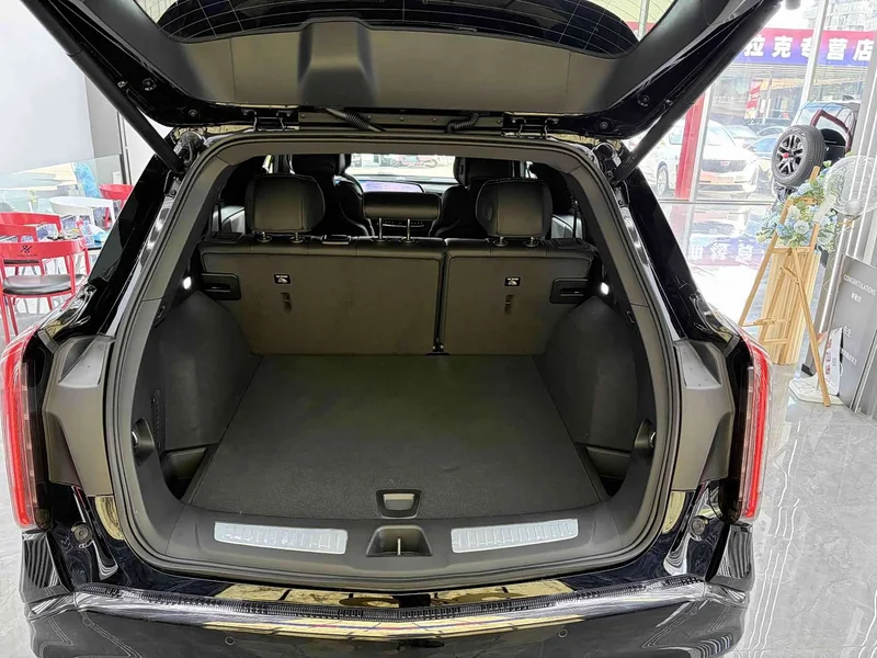 Cadillac XT5 — фото 20