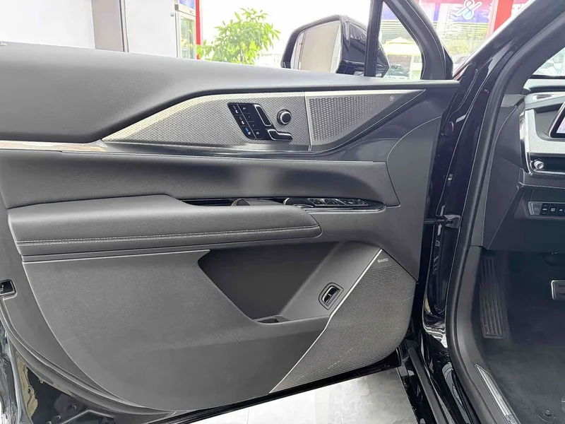 Cadillac XT5 — фото 7