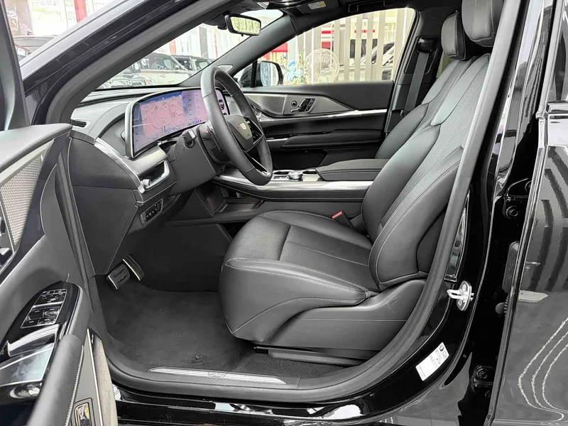 Cadillac XT5 — фото 8