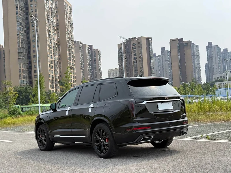 Cadillac XT6 — фото 13