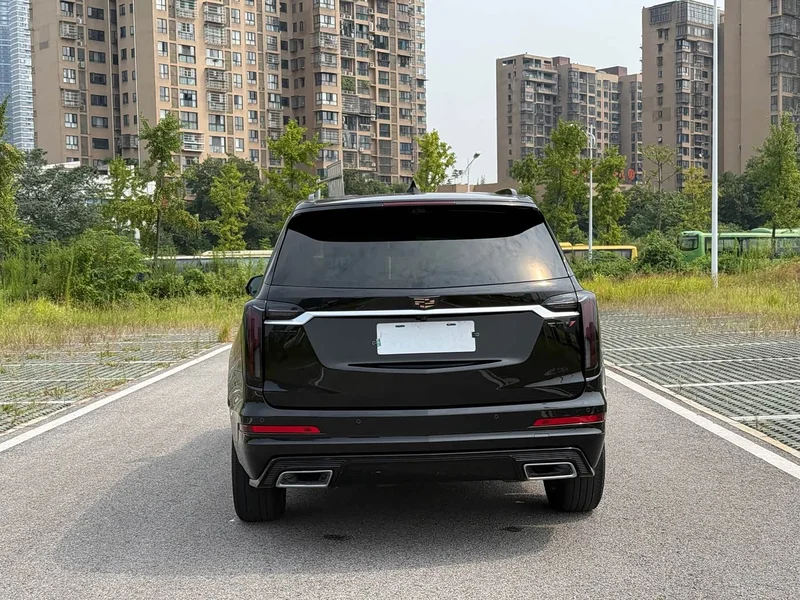 Cadillac XT6 — фото 14