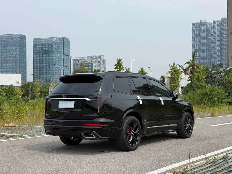 Cadillac XT6 — фото 15