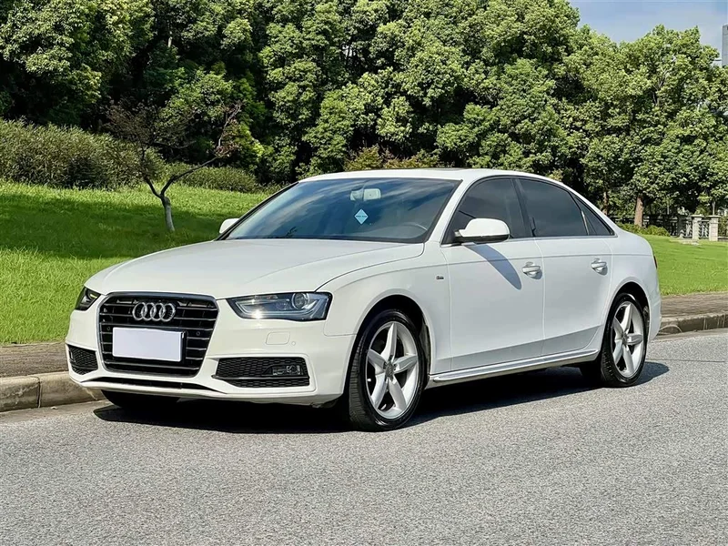 Audi A4L — фото 1