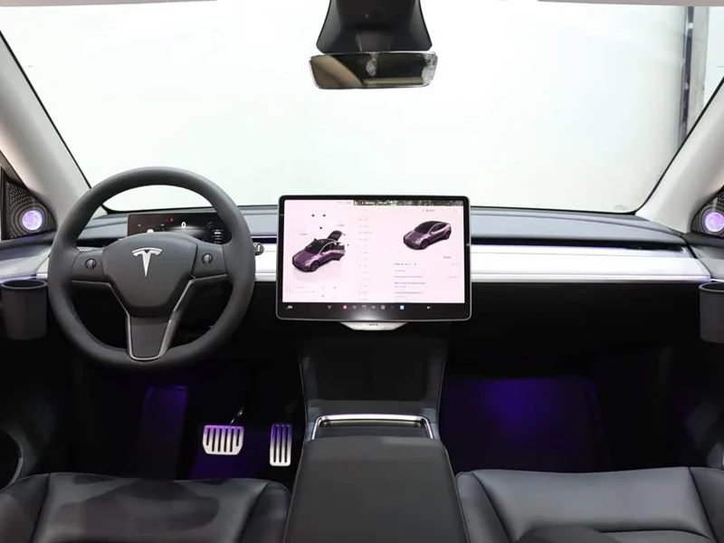 Tesla Model Y — фото 12