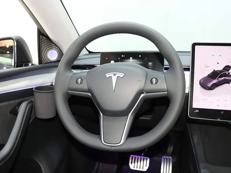 Tesla Model Y — фото 13