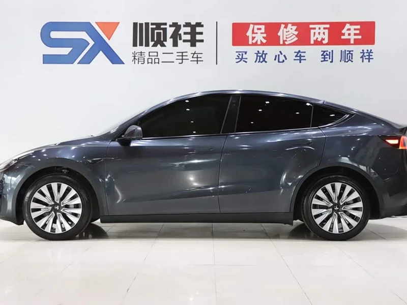Tesla Model Y — фото 6