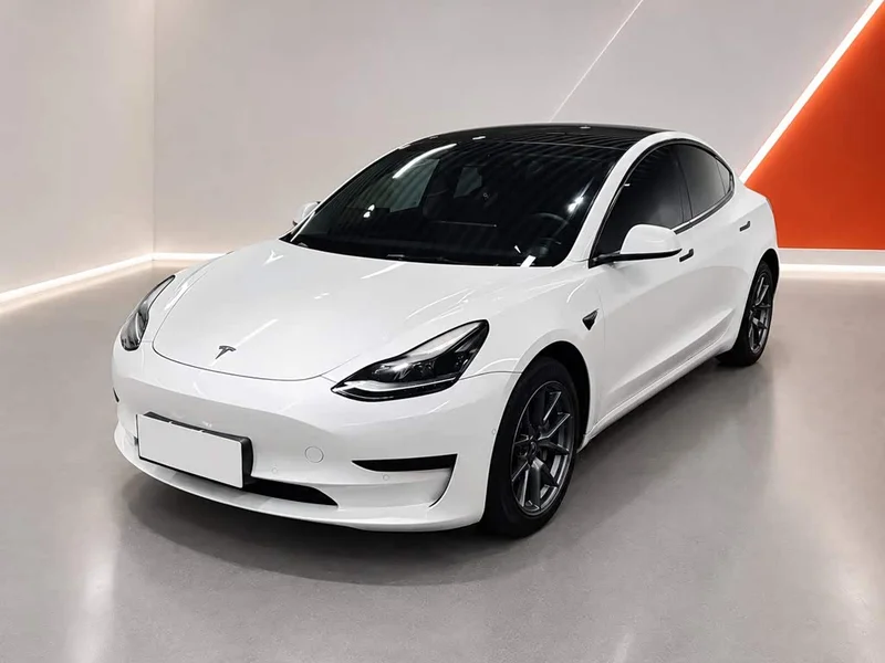 Tesla Model 3 — фото 1