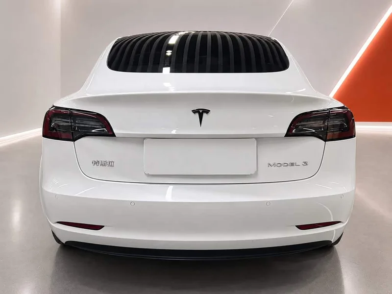 Tesla Model 3 — фото 5