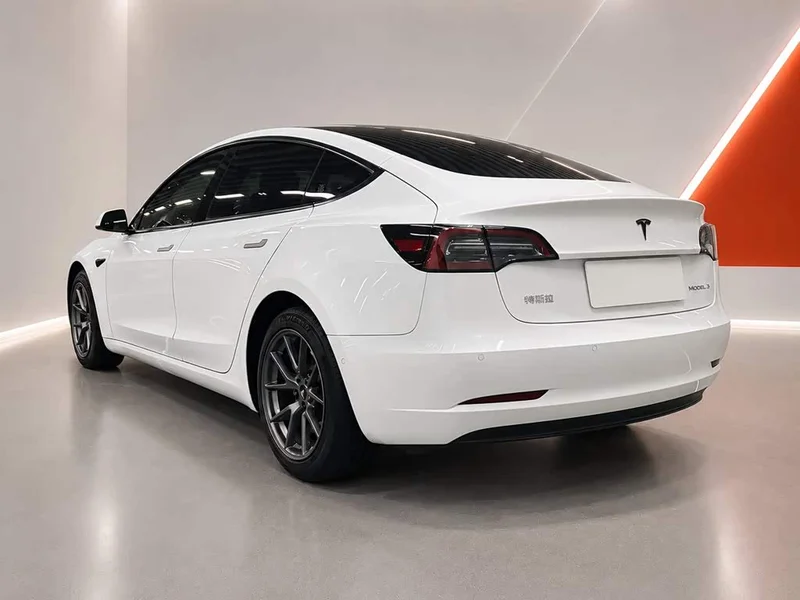 Tesla Model 3 — фото 6