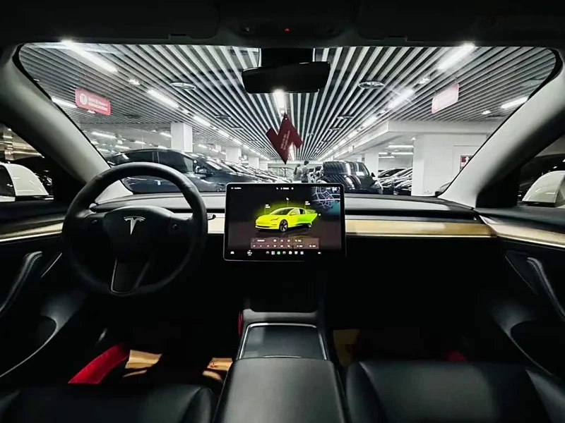 Tesla Model 3 — фото 7