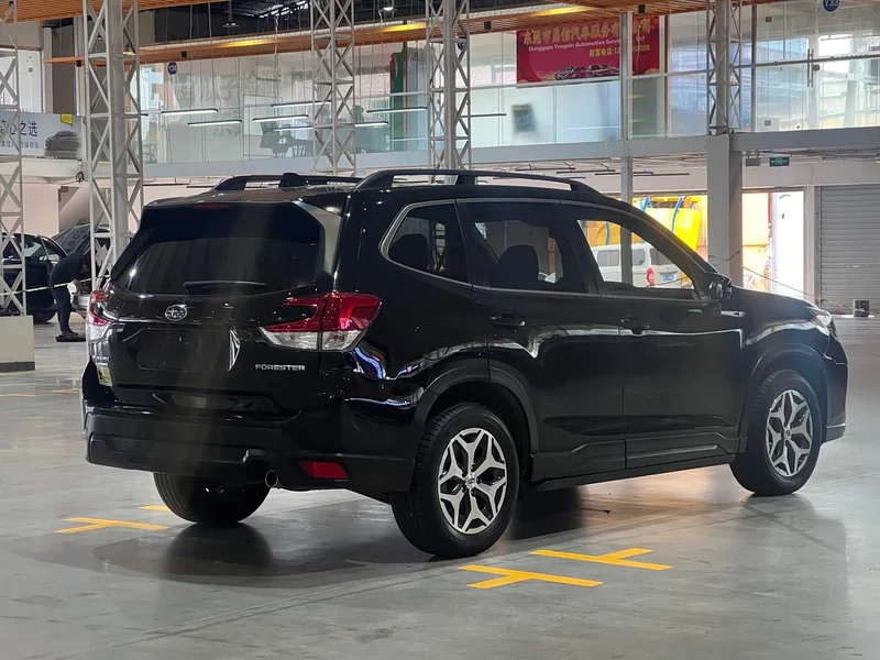 Subaru Forester — фото 9