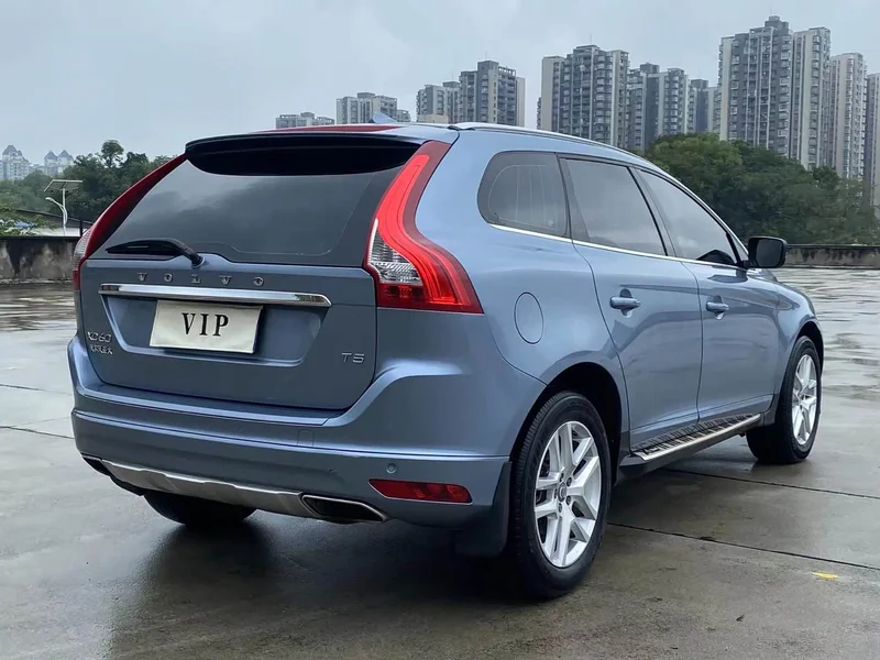 Volvo XC60 — фото 5