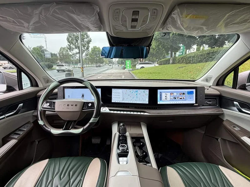 Roewe RX9 — фото 13