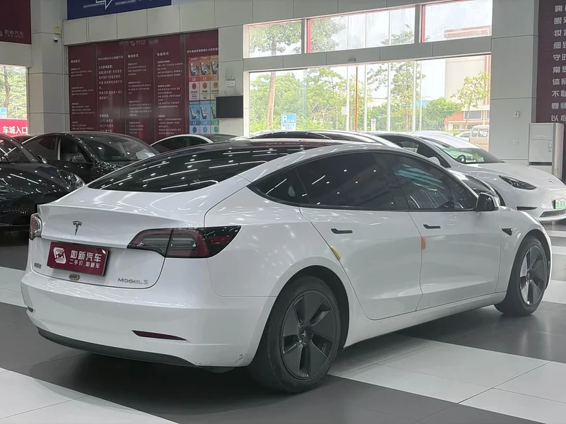 Tesla Model 3 — фото 5