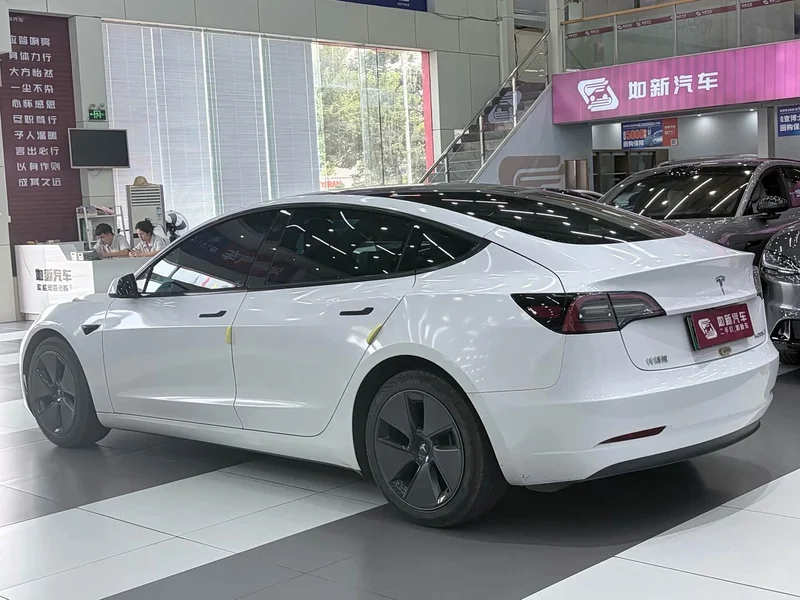 Tesla Model 3 — фото 6