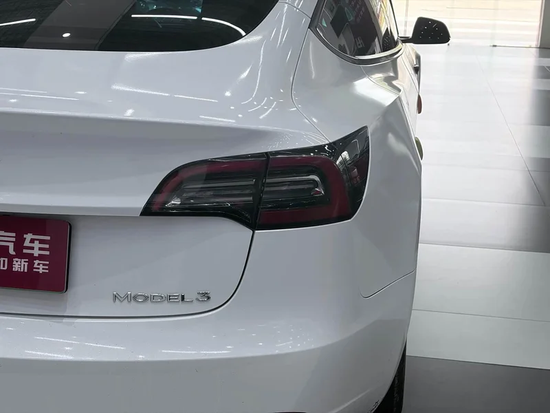 Tesla Model 3 — фото 8
