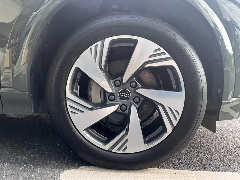 Audi Q6L e-tron — фото 16